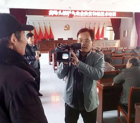 20年的乡镇通讯员经历，杨永涛已成为能写会拍的“多面手” - 副本.jpg