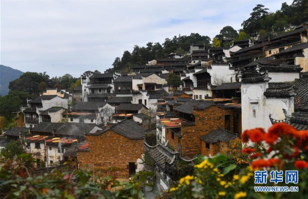 婺源县江湾镇篁岭村美景(11月7日摄).