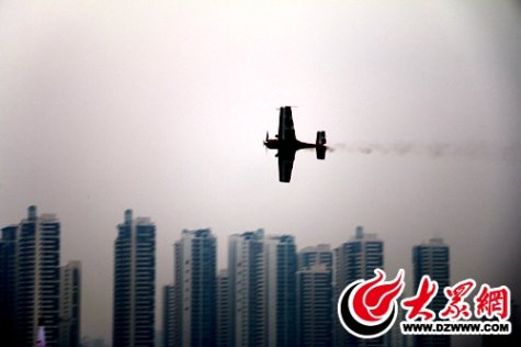 A1世界级特技飞行赛开幕式在临沂举行 国内首次举办