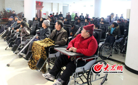 临沂贫困残疾人获赠两千余辆轮椅 首批发放420辆