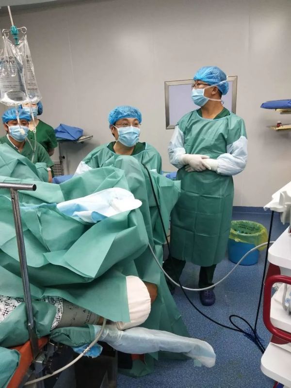第一例!山东援青专家在海晏县人民医院成功开展经尿道前列腺电切手术!