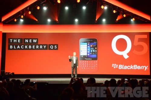 入门级黑莓10新机 全键盘黑莓Q5正式发布