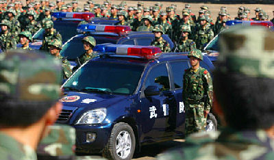 北京繁华区域将常驻警力230余辆武装处突车枪械齐备