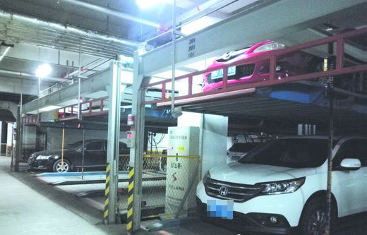 向上要空间车位一变三 立体停车库缓解停车难