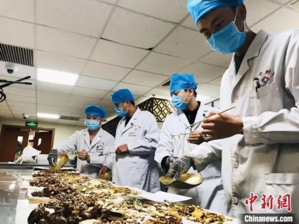 中医药在抗击新冠肺炎中起了什么作用?