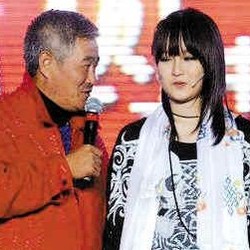 赵本山女儿正式进军娱乐圈 将与潘长江女儿比拼