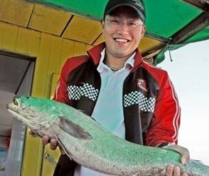 大米鱼系20年来抓到最大只米鱼(图)