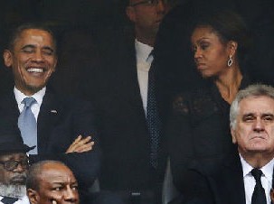 奥巴马与丹麦女首相交谈甚欢 妻子脸色难看