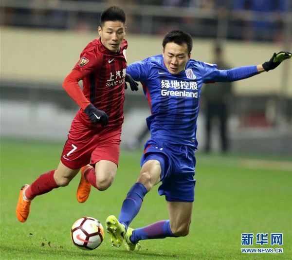（体育）（3）足球——中超联赛：上海绿地申花不敌上海上港