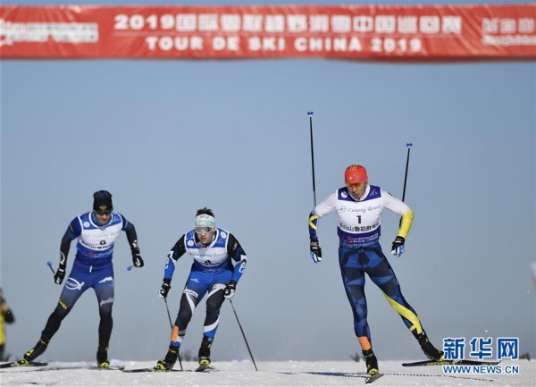 （体育）（6）越野滑雪——国际雪联中国巡回赛首站：王强夺冠