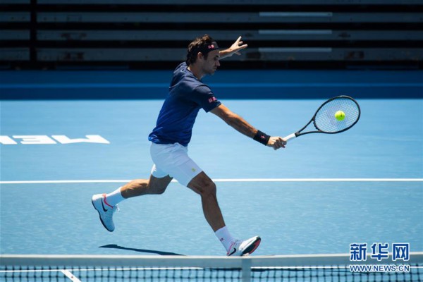 （体育）（3）网球——澳网：费德勒备战