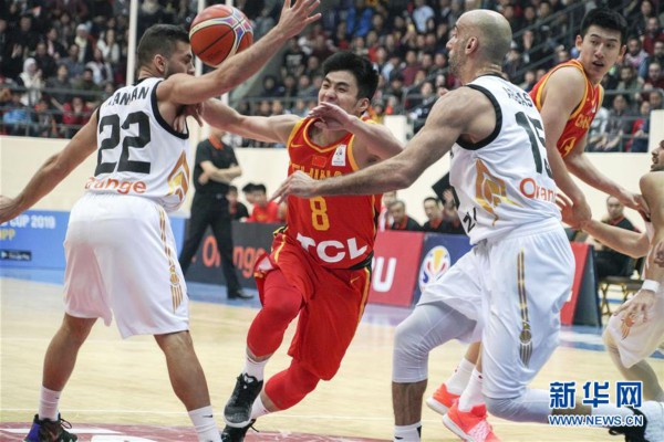 （体育）（1）篮球——世预赛：中国不敌约旦