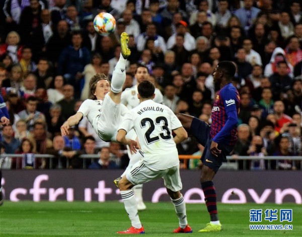 （体育）（1）足球——西班牙国王杯：皇家马德里不敌巴塞罗那