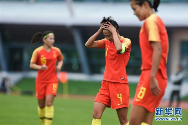 （体育）（9）足球——阿尔加夫杯：中国队不敌丹麦队