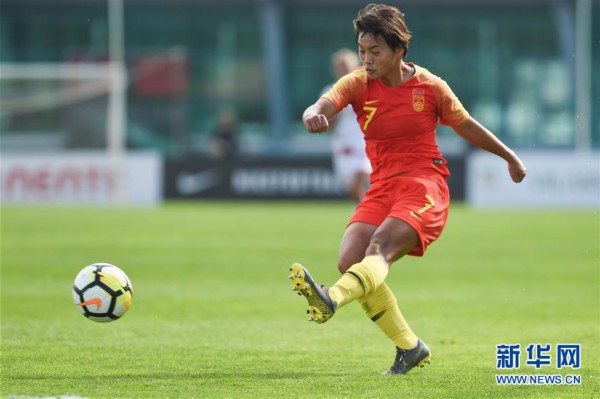 （体育）（23）足球——阿尔加夫杯：中国队不敌丹麦队
