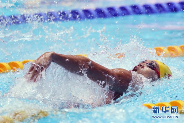 （游泳世锦赛）（2）游泳——男子100米仰泳：徐嘉余夺金