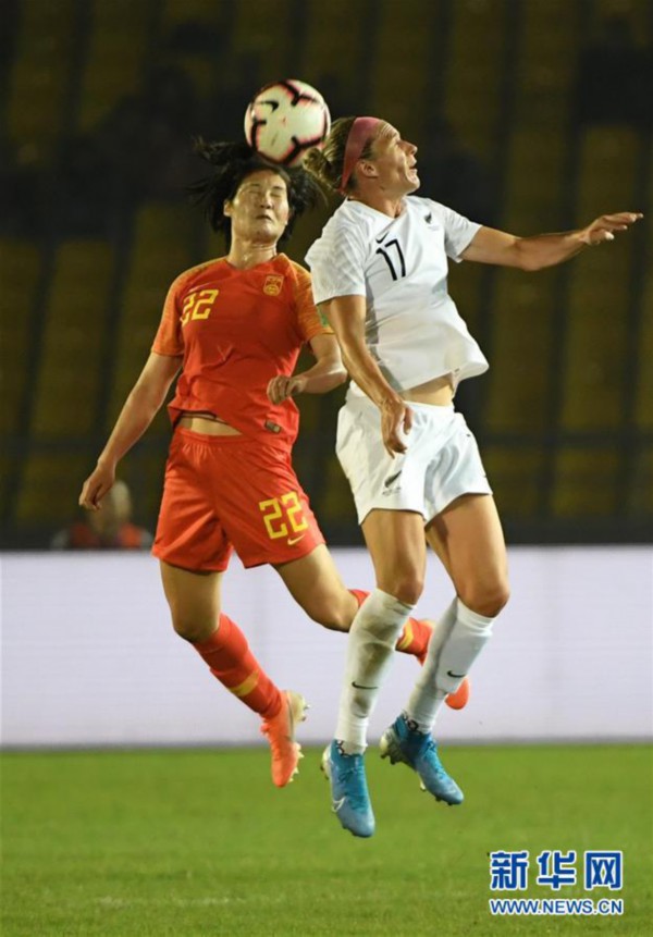 （体育）（18）足球——永川国际女足锦标赛：中国队胜新西兰队