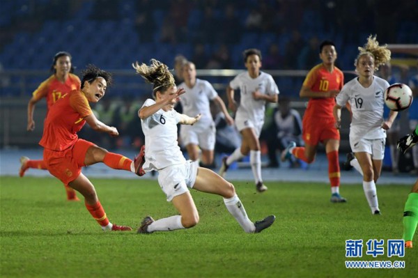 （体育）（15）足球——永川国际女足锦标赛：中国队胜新西兰队