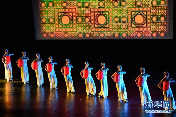 （国际）（2）中国东方歌舞团大型舞蹈《国色》亮相智利