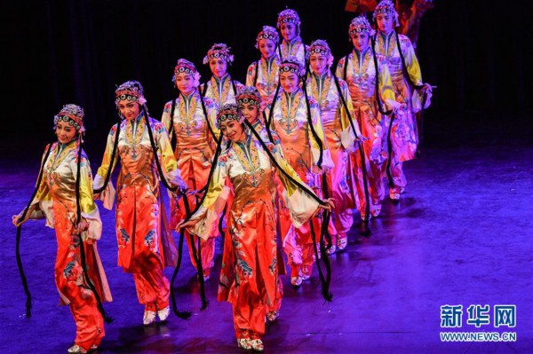 （国际）（1）中国东方歌舞团大型舞蹈《国色》亮相智利