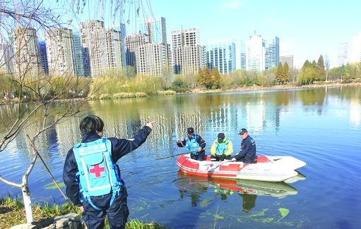 臨沂市藍天救援隊搜遍五洲湖 未見失蹤濟南男子