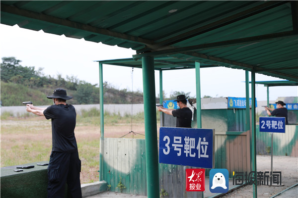 臨沂市公安局河東分局在訓練基地射擊場組織6期警務實戰實彈射擊訓練