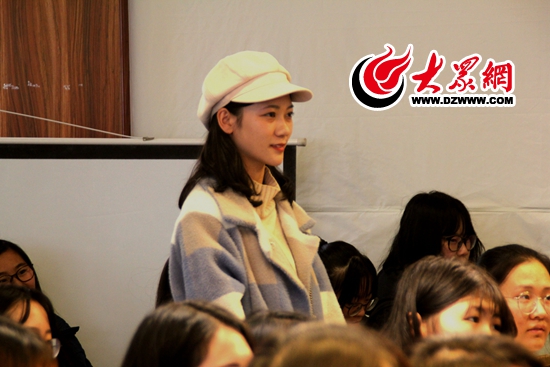 临沂大学传媒学院百余名学生到大众网临沂站参观学习