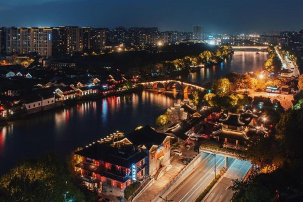 京杭大運河杭州段夜景