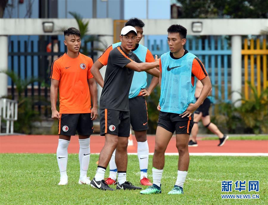 （体育）（2）足球——中国香港足球队备战亚运会